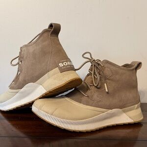 Sorel Women's Beige Out ‘n about waterproof boot (10.5)